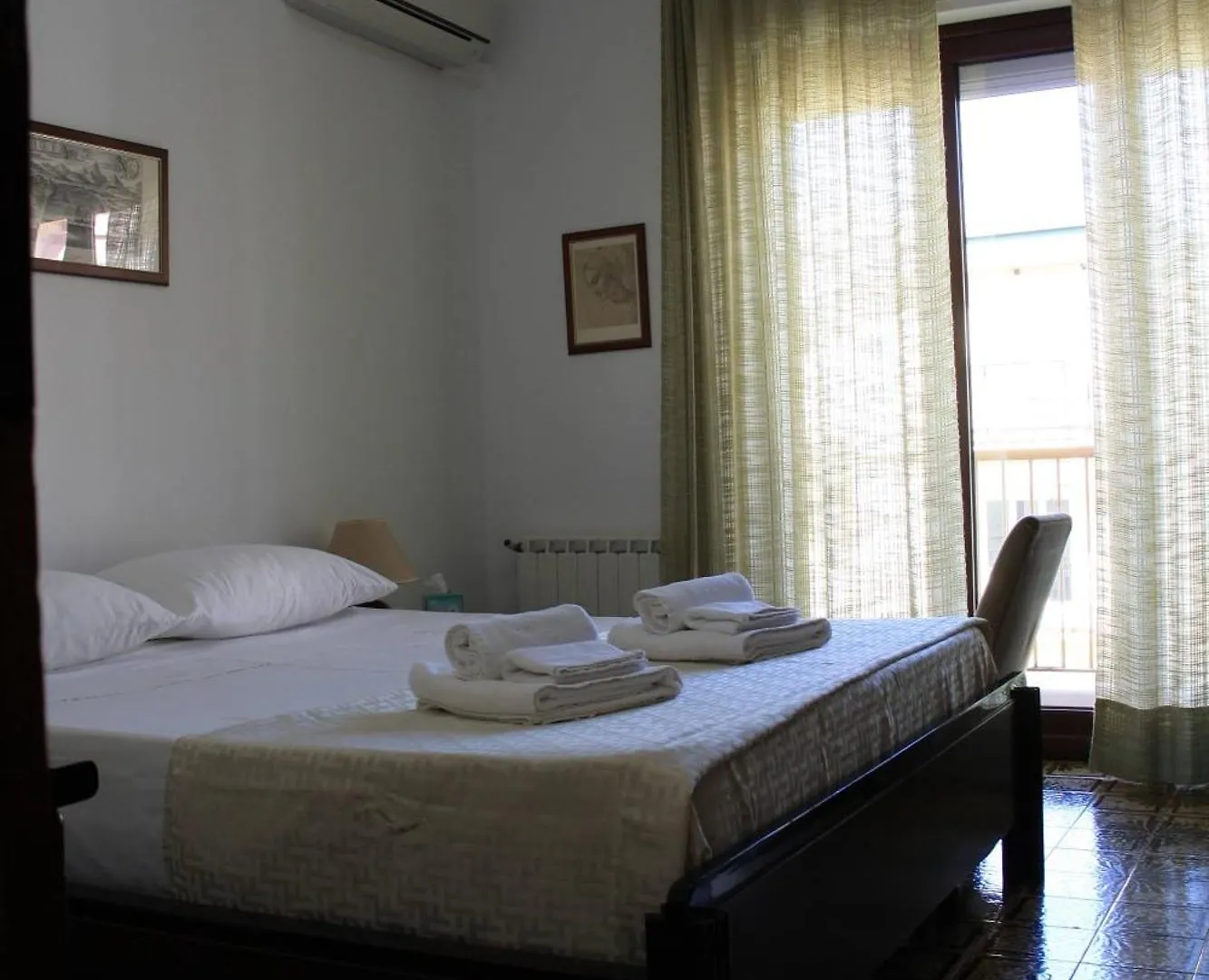 Archimede Lounge Apartment Cefalu Italy